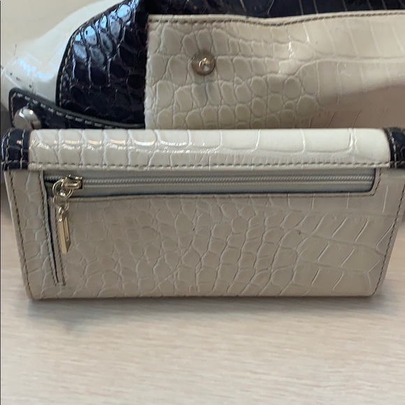 Guess (10) - Picture 10 of 10